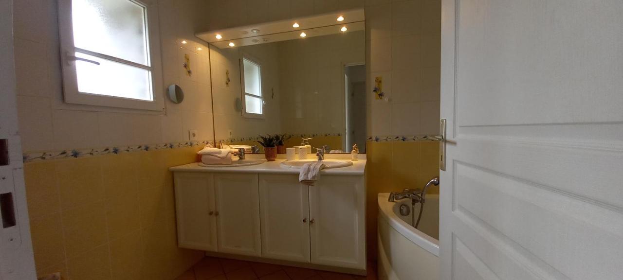 Bed and Breakfast La Mesange Bleue Ecuras Екстер'єр фото